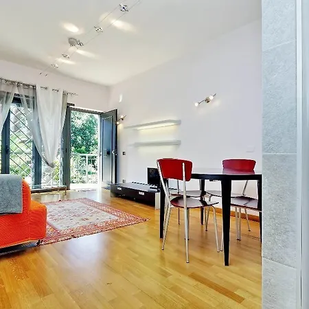Apartment Largo Dell'artide